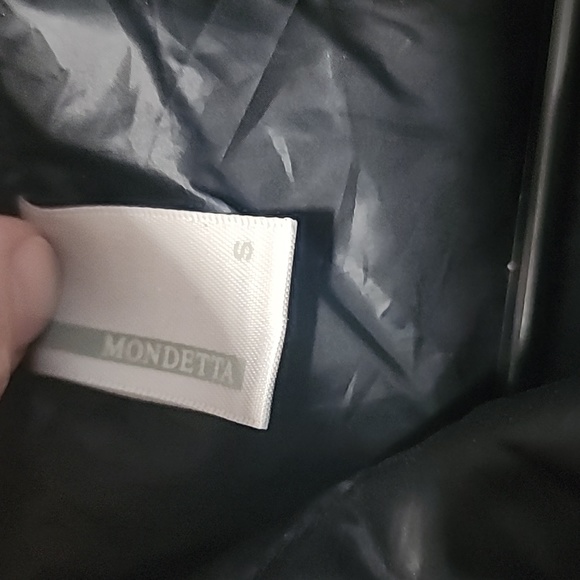 Mondetta Athletic Puffer Vest With Zipper & Small Pocket At The Back Size Small - Picture 2 of 5